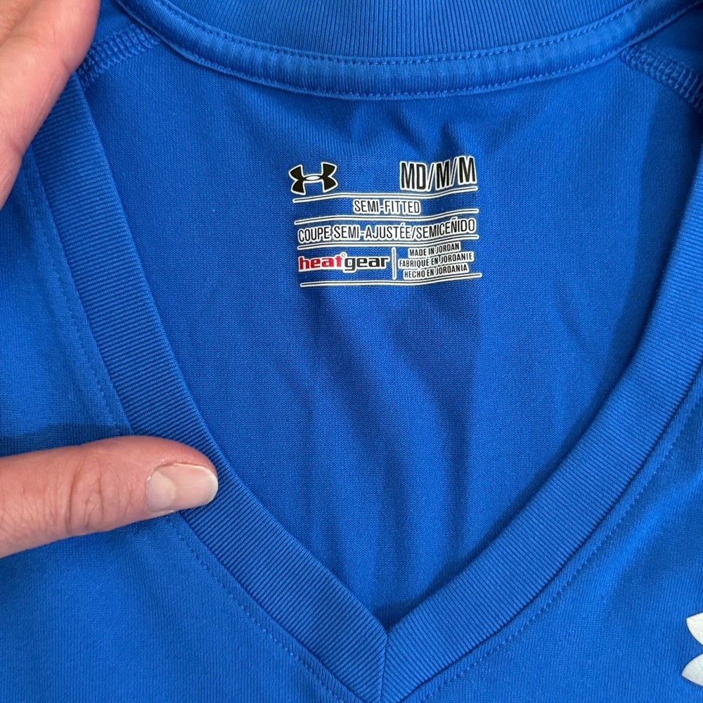 Women’s Under Armour V-Neck Tee Bundle (6) - Picture 7 of 9